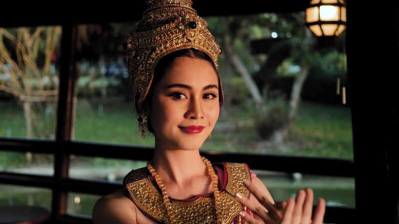 Thai dance [56 clips]
